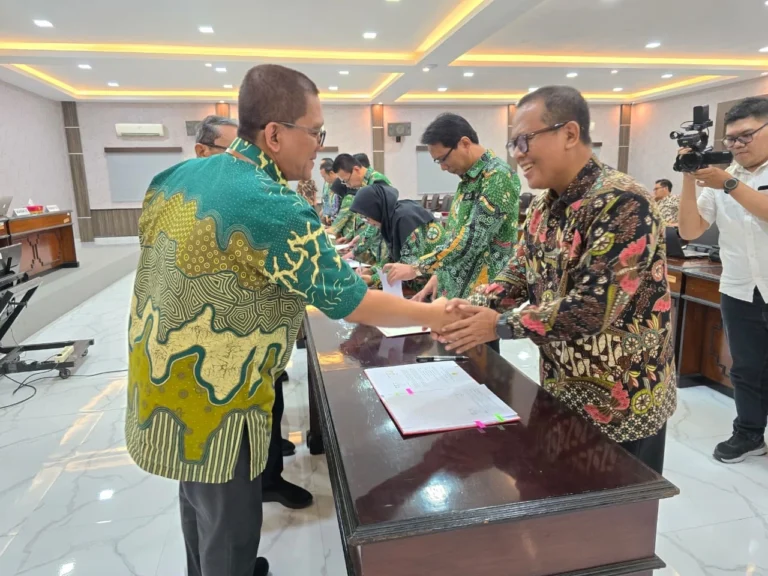 Dekan FMIPA UNEJ dan Rektor Universitas Jember Tanda Tangani Perjanjian Kinerja Tahun 2025